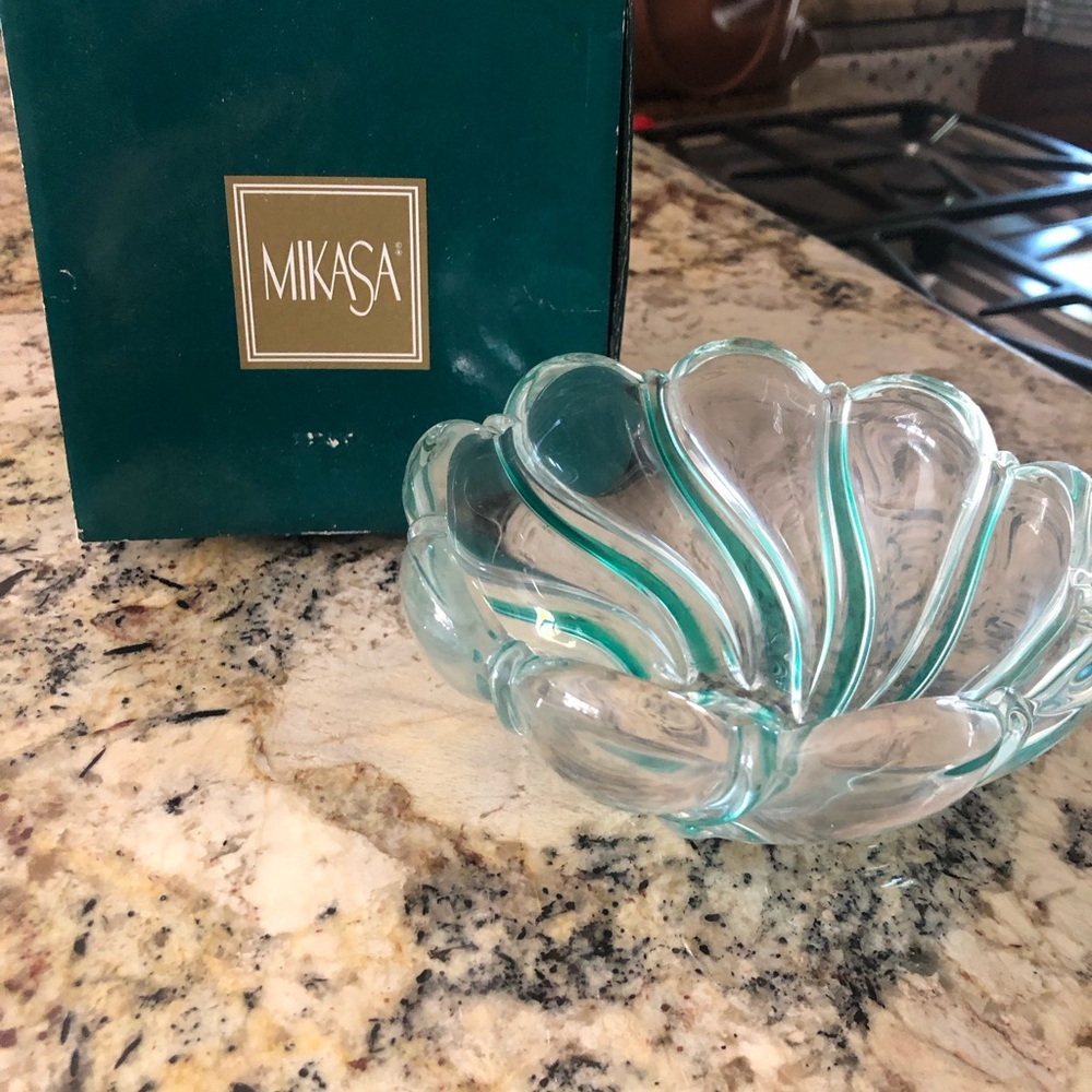 Mikasa  Walther 5 1/2 inches Crystal Aqua-Tinted Petal Glass Bowl